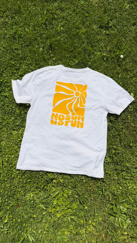 Summer vibes T-Shirt: No sun no fun