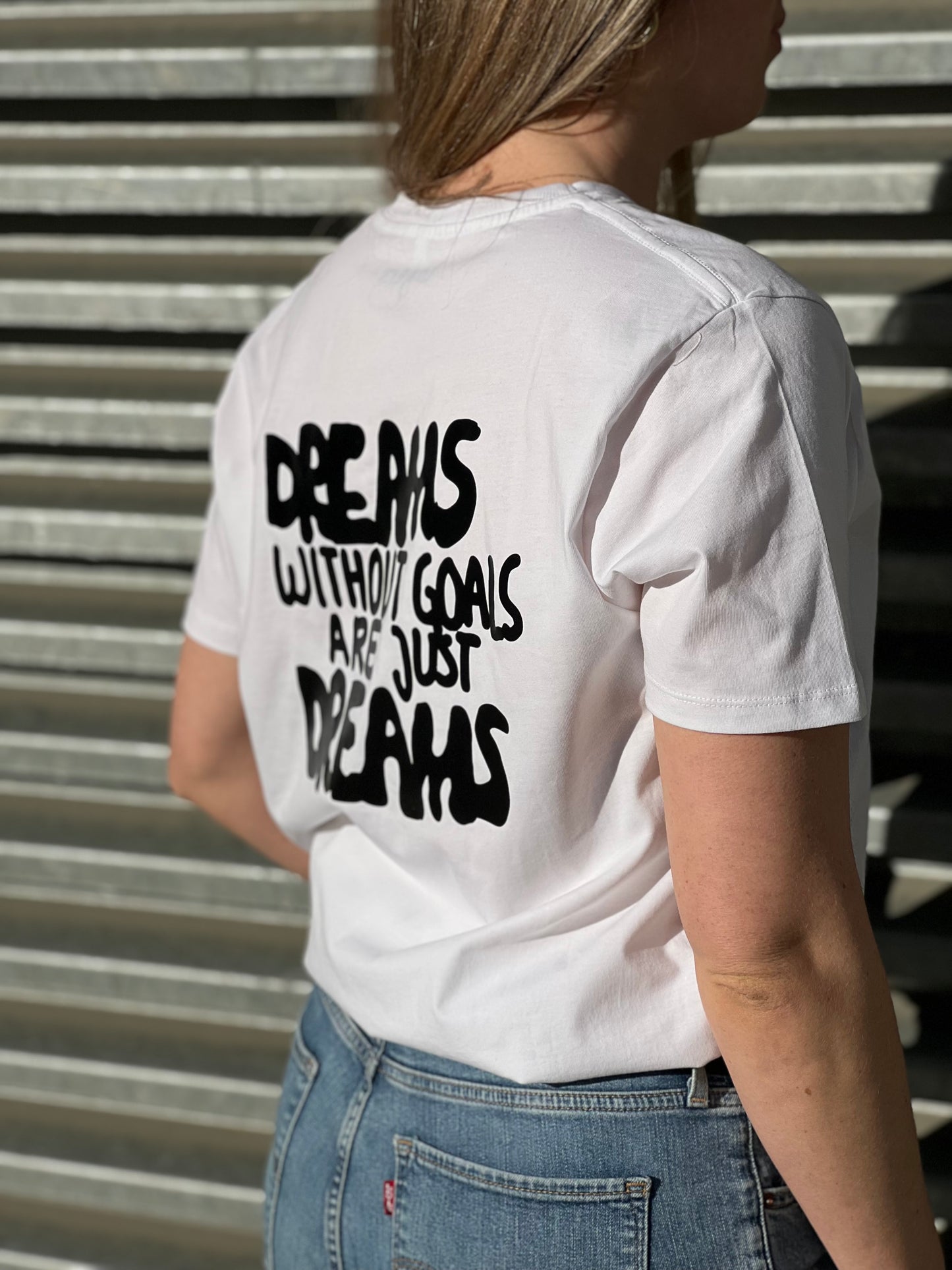 Motivational T-Shirt: Dreams without goals are just dreams