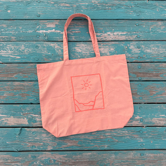 Sunny vibes Tasche: Landschaft in rosé