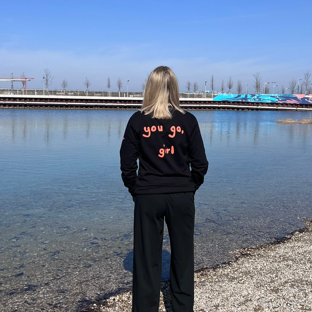 Sweater Schwarz: mit Aufdruck